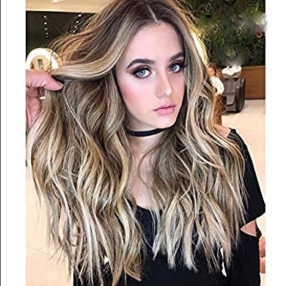 Ombré Wavy Synthetic Wig Middle Parting 27 inches